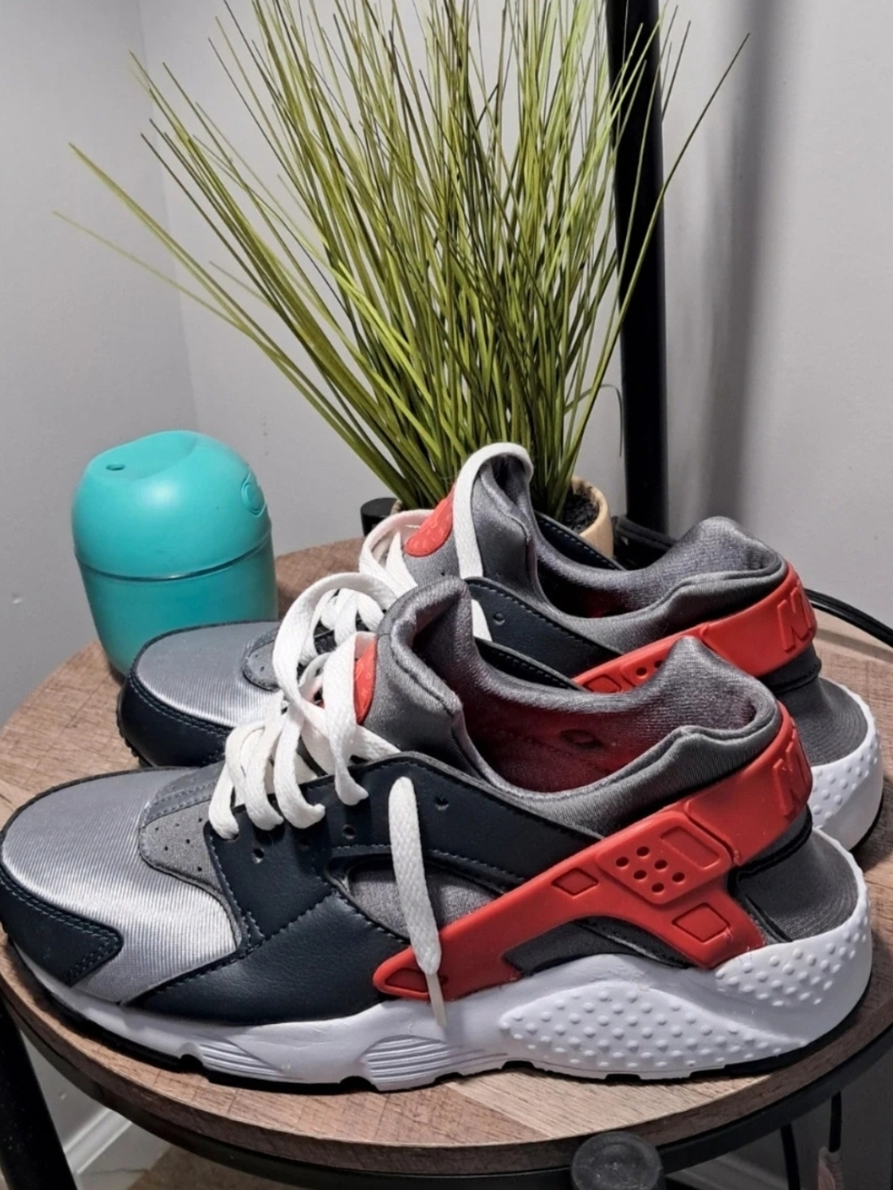 Nike Huarache Kids Gray, Black and Red Lace-Up Sneakers New